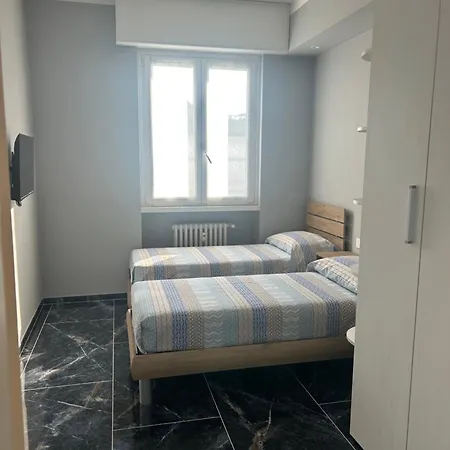 Casa Genova Arenzano - Vicino Alla Stazione - 5 Minuti A Piedi Dal Mare 阿伦扎诺