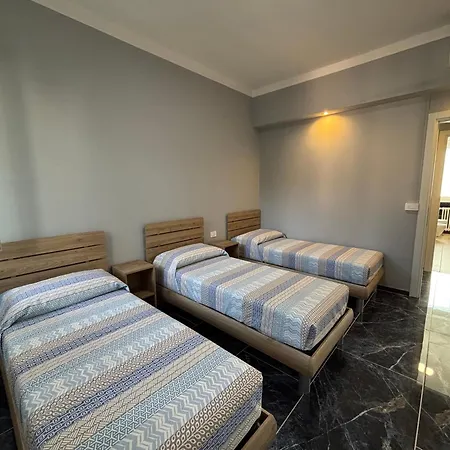 Casa Genova Arenzano - Vicino Alla Stazione - 5 Minuti A Piedi Dal Mare 公寓 阿伦扎诺